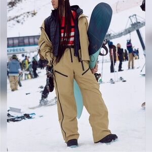 FP Movement Zephyr Bib